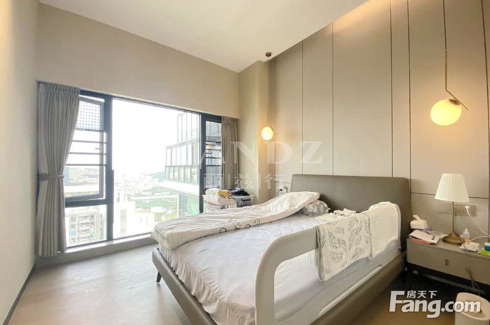 十号线口物业，安静位置，万科品质，使用，业主诚心出售 