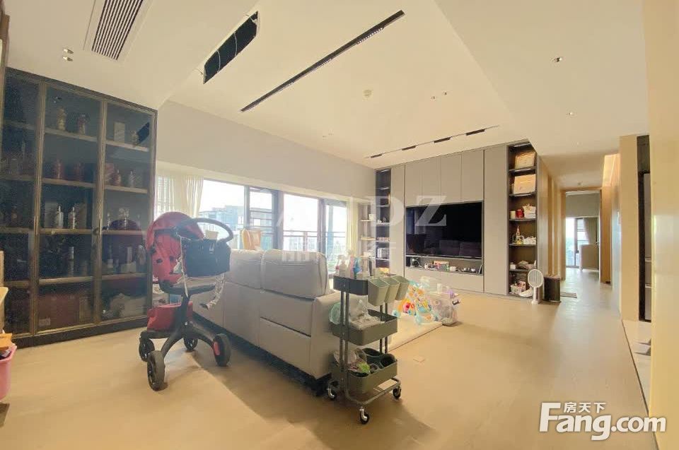 双套房设计，南北通透，三面采光，观景非常好