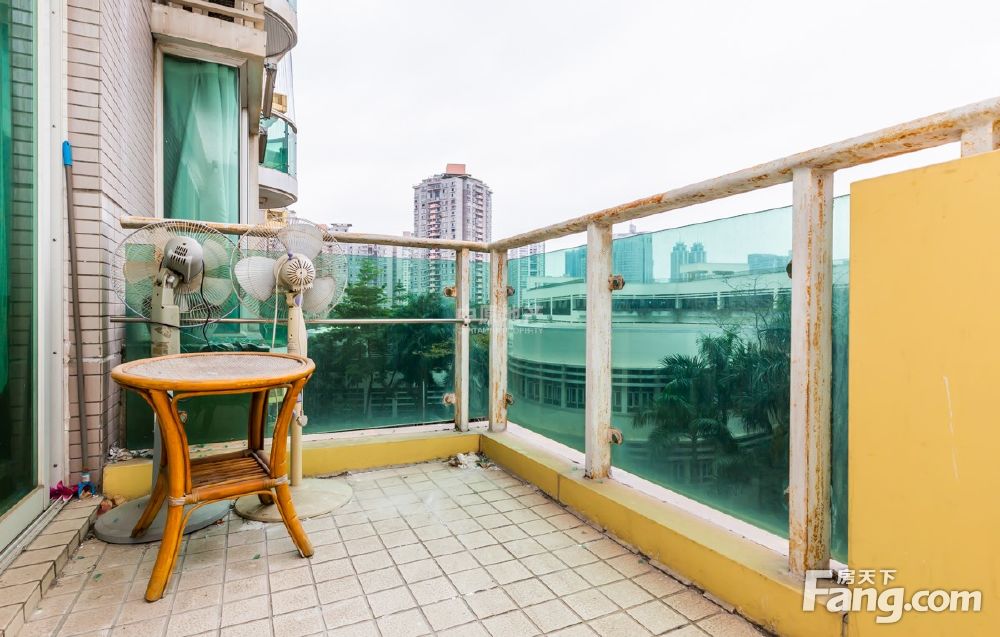 √ 新出，一线海景房，精装配齐，390平，户型通透，诚意出租